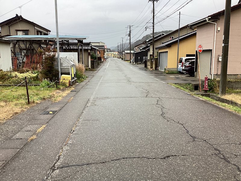糸魚川市大和川売地 現地写真（前面道路含む現地写真）