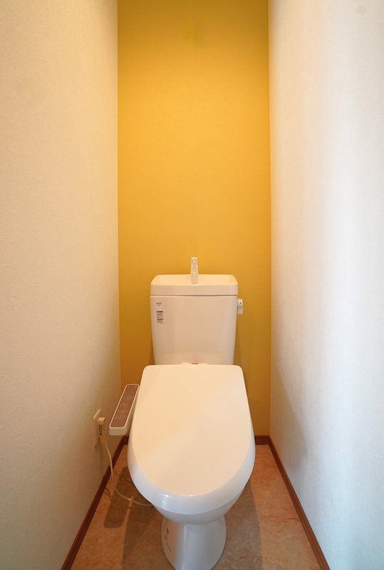 Lakulusu Home 聖籠B棟 内観写真（トイレ）