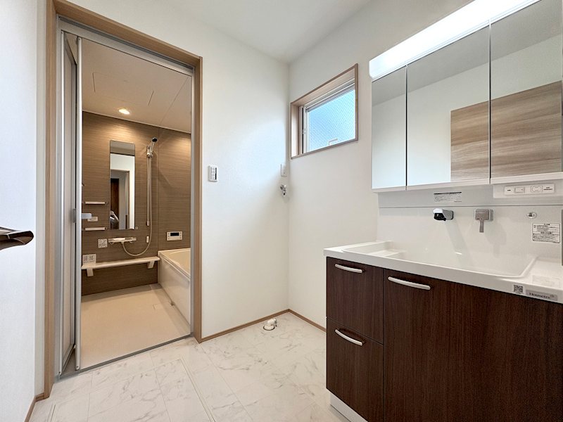Lakulusu Home 下大川前通 内観写真（洗面台・洗面所）