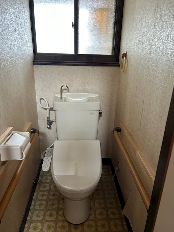 新発田市新富町２丁目戸建 内観写真（トイレ）
