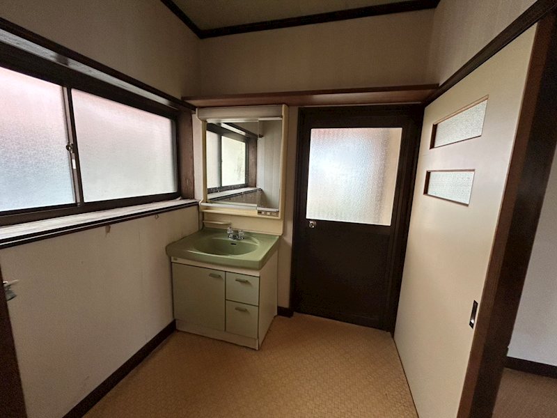 新発田市新富町２丁目戸建 内観写真（リビング以外の居室）