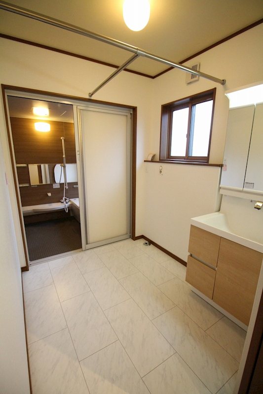 江南区亀田中島２丁目戸建 内観写真（洗面台・洗面所）