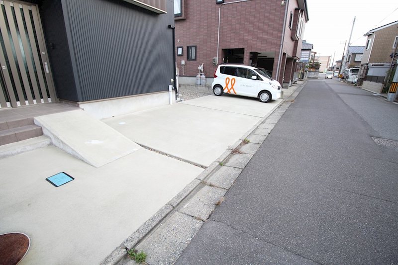 江南区亀田中島２丁目戸建 現地写真（前面道路含む現地写真）
