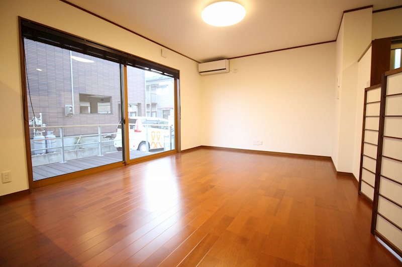 江南区亀田中島２丁目戸建 内観写真（リビング）