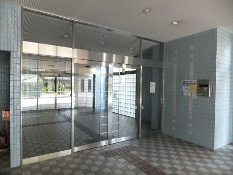 オルザス新潟 共用部写真（エントランス）