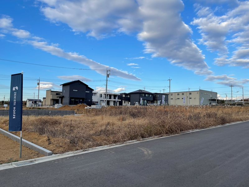 万博公園西E18街区13 外観写真