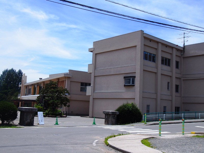 高森町下市田分譲地 小学校