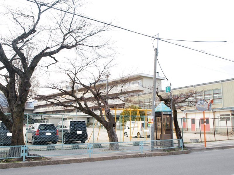 長野県飯田市鼎中平 小学校