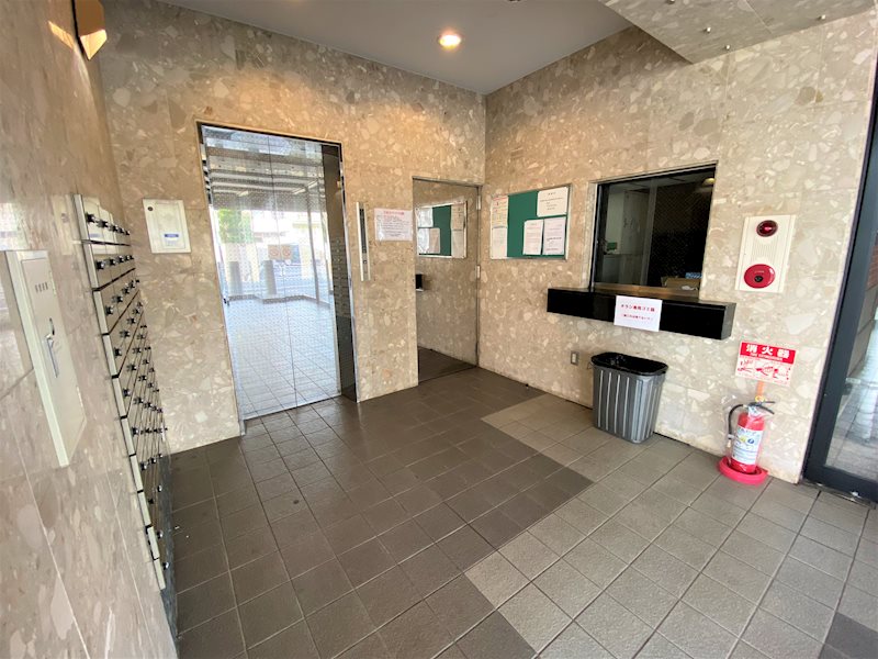 ロマネスク下到津  共用部写真（ロビー）