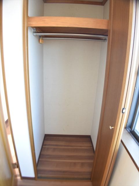 お洋服もたくさんかけられますね♪ さいたま市南区大谷場1丁目 戸建 その他