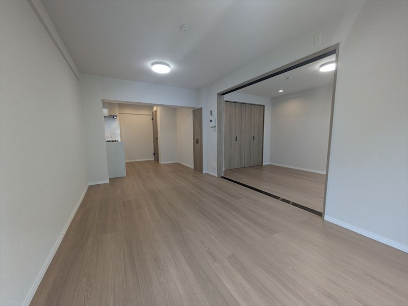 隣室を開放すれば20帖以上の大空間に ボナハイツ中川3号棟 その他