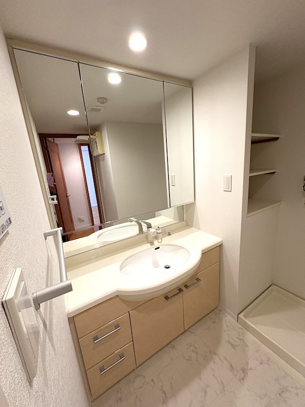 忙しい朝の支度に活躍します♪ グランシティ練馬春日町Ⅱ2階 その他