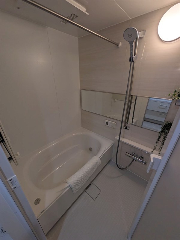 毎日の疲れを癒すバスルーム♪ ボナハイツ中川1号棟 その他