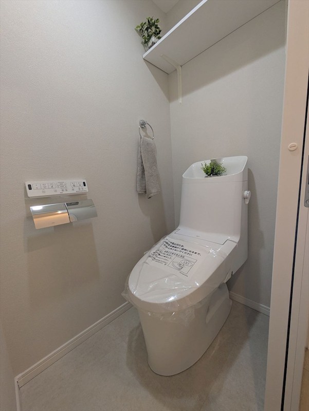 節水で流してくれるエコなトイレ♪ ボナハイツ中川1号棟 その他