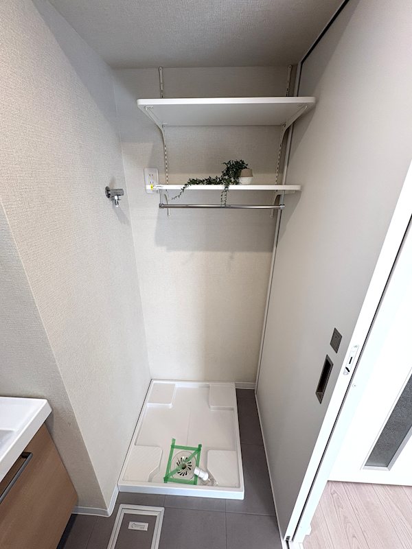 吊戸棚に備品収納できます♪ コートシティ木場 その他