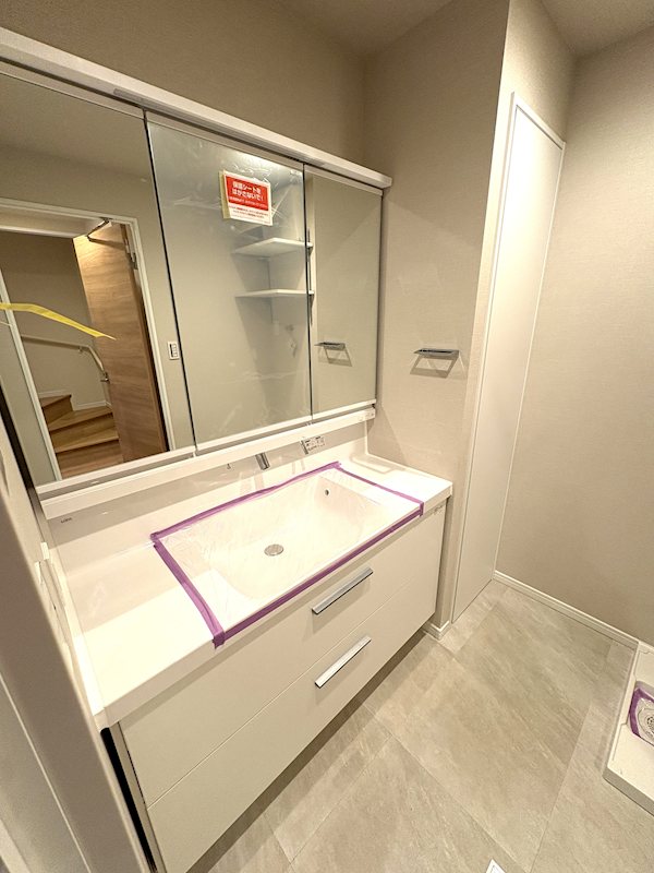 身支度も大きな鏡で出来ます♪ アリーナ赤塚 その他