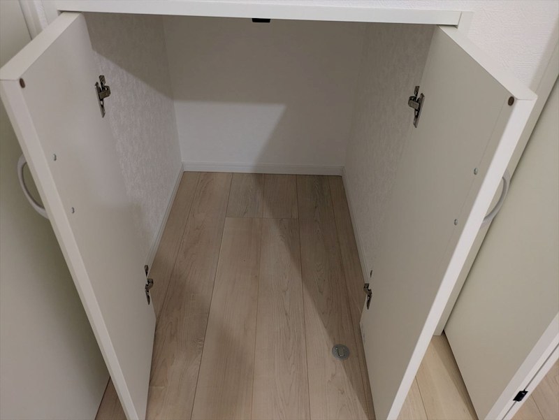 階段下にも収納を造作しました♪ 足立区東和3丁目 新築戸建 その他