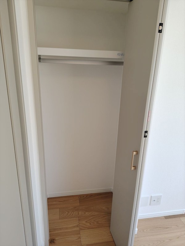 全居室に収納を備え付けました♪ グリーンパーク第11綾瀬 その他