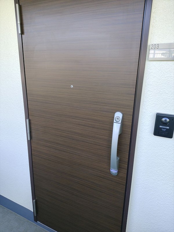 防犯性の高い玄関ドアに交換済です♪ グリーンパーク第11綾瀬 その他