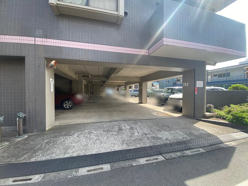 広いカースペース♪ エクレール南越谷 その他