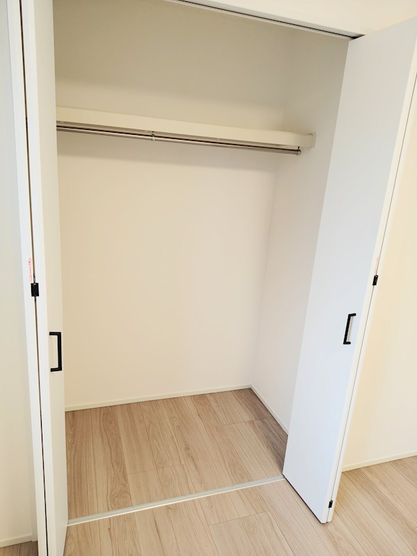 浦和仲町ダイヤモンドマンション 内観写真（収納）