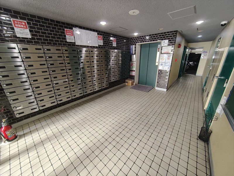 集合ポストやエレベーターも綺麗です トーア錦糸町マンション その他