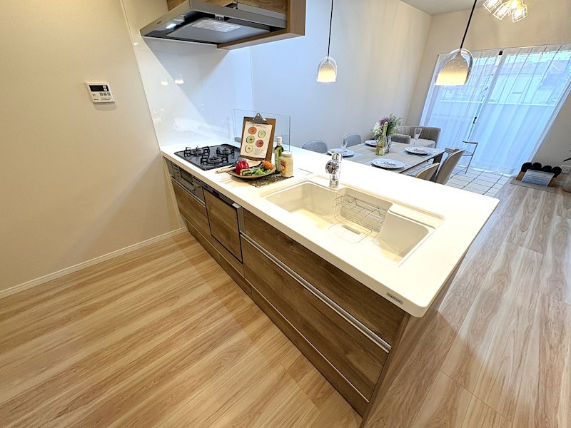 開放的なオープンキッチン♪ ファミール大宮宮原壱番館 その他