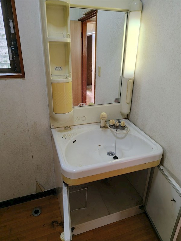 毎日の身だしなみを 草加市新里町 戸建 その他