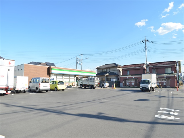 ファミリーマート 草加新里町店 草加市新里町 戸建 周辺画像1