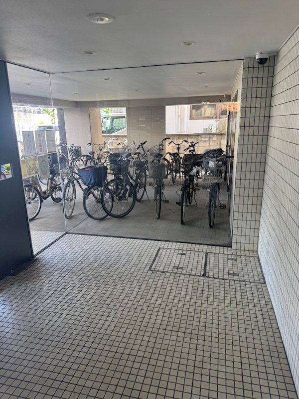 グリーンパーク第20綾瀬 共用部写真（駐車場）