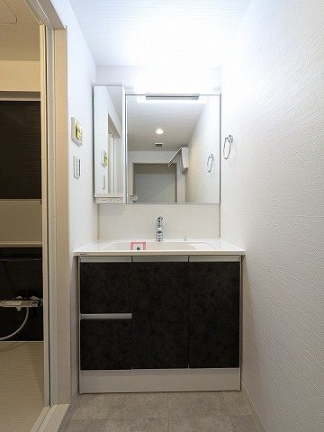 大阪府枚方市東山２丁目 内観写真（洗面台・洗面所）