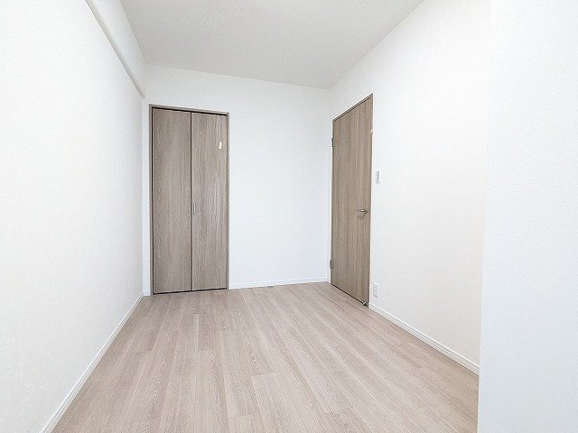 大阪府枚方市東山２丁目 内観写真（リビング以外の居室）