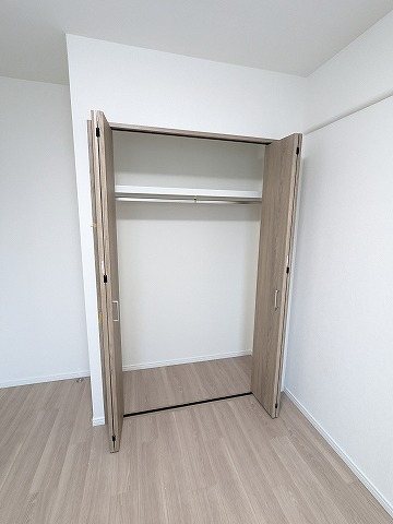 大阪府枚方市東山２丁目 内観写真（収納）