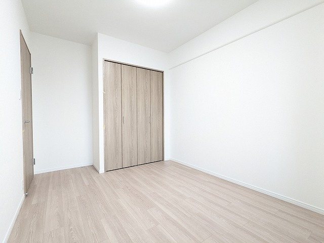 大阪府枚方市東山２丁目 内観写真（リビング以外の居室）