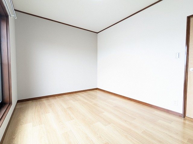 大阪府枚方市出屋敷元町２丁目 内観写真（リビング以外の居室）