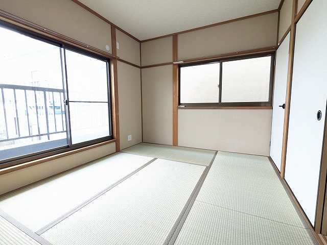 大阪府枚方市出屋敷元町２丁目 内観写真（リビング以外の居室）