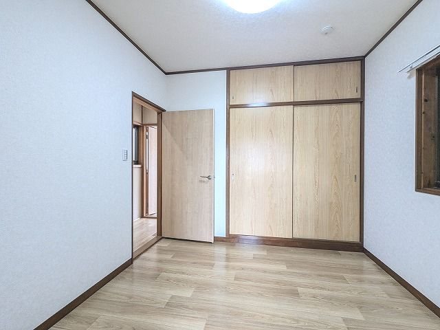 大阪府枚方市出屋敷元町２丁目 内観写真（リビング以外の居室）