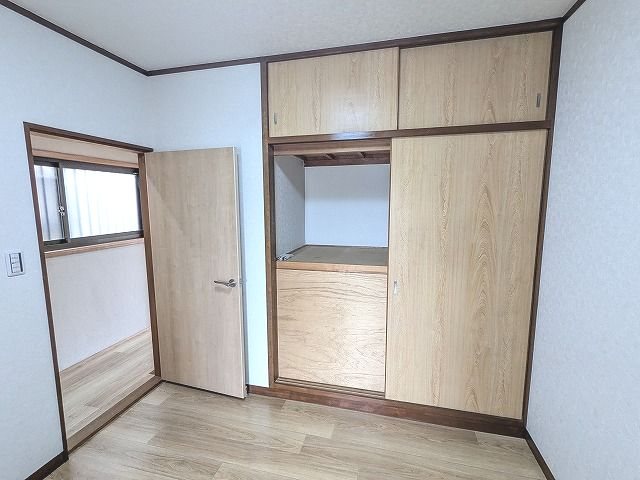 大阪府枚方市出屋敷元町２丁目 内観写真（収納）