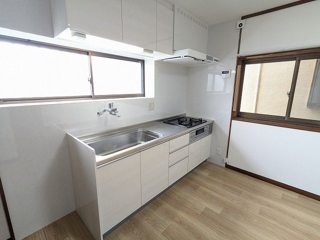 大阪府枚方市出屋敷元町２丁目 内観写真（キッチン）