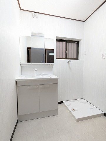 大阪府枚方市出屋敷元町２丁目 内観写真（洗面台・洗面所）