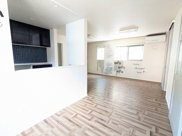 大阪府枚方市田口１丁目 内観写真（リビング）
