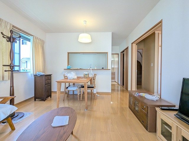 大阪府枚方市田口１丁目 内観写真（リビング）