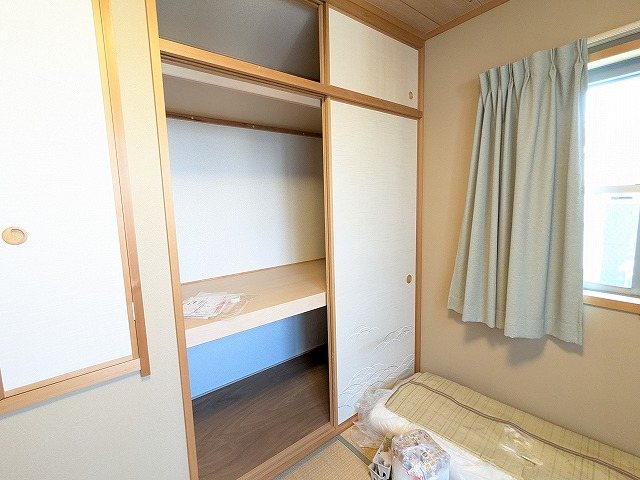 大阪府枚方市田口１丁目 内観写真（収納）