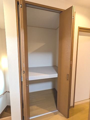 大阪府枚方市田口１丁目 内観写真（収納）