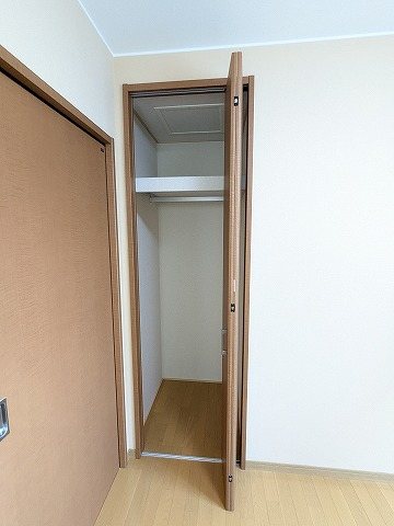大阪府枚方市田口１丁目 内観写真（収納）