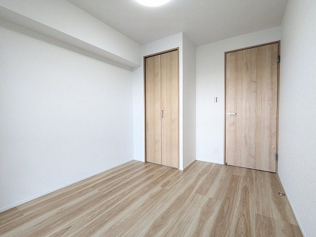 大阪府枚方市山之上北町 内観写真（リビング以外の居室）