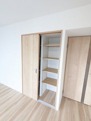 大阪府枚方市山之上北町 内観写真（収納）