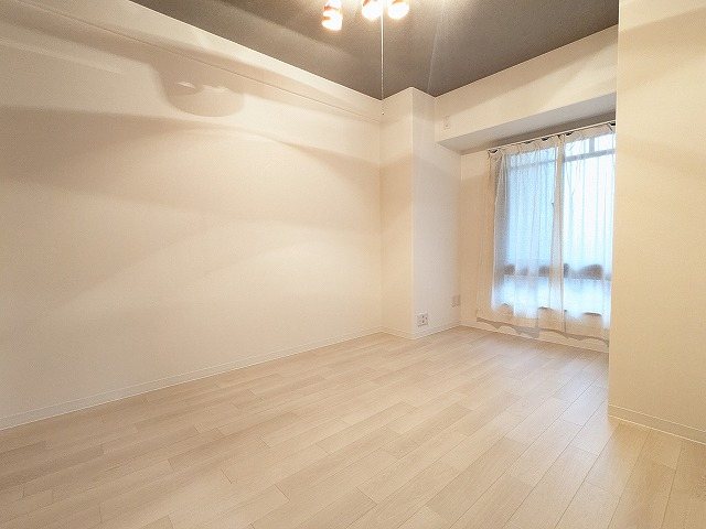 大阪府枚方市出口３丁目 内観写真（リビング以外の居室）