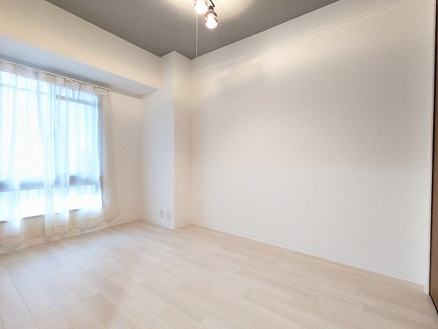 大阪府枚方市出口３丁目 内観写真（リビング以外の居室）