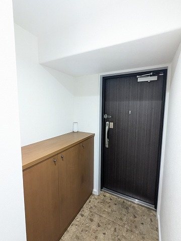 大阪府枚方市出口３丁目 現地写真（玄関）